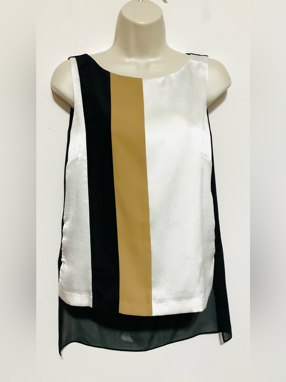 WHBM sleeveless color block high low top. XS